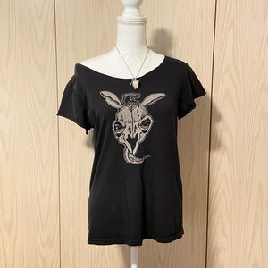 Y2K Shirt Women’s Small Grunge Emo Dead Skull Distressed Black Cream Graphic Tee